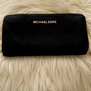 Black Michael Kors Zipper Wallet